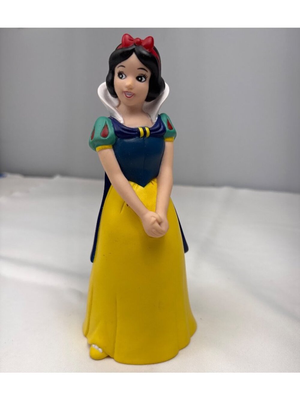 Disney Snow White Non-Toxic Rubber Figurine 8" Tall Hong Kong 8"